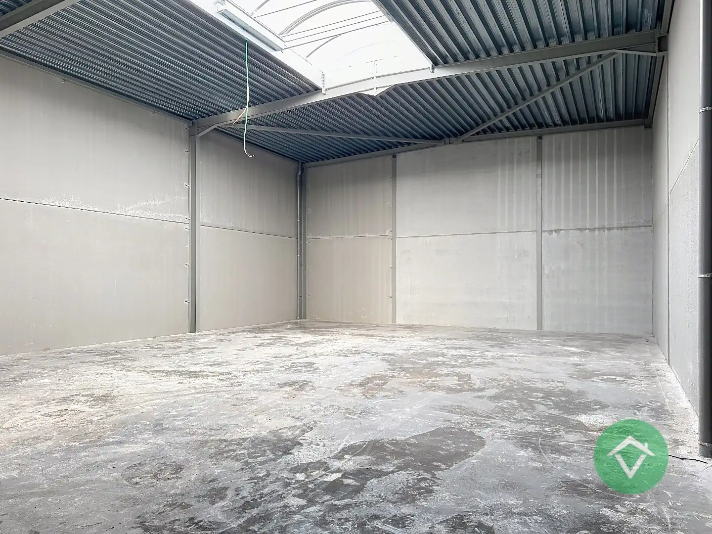 Nieuwbouw loods KMO-UNIT te koop – 237 m² met 1 parkeerplaats inbegrepen op de industriezone te Aartrijke foto 5