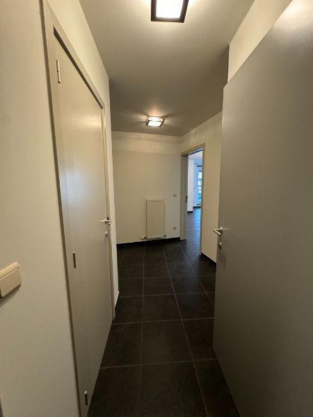 IN OPTIE! Instapklaar 2 slpk appartement nabij centrum Geel. foto 3