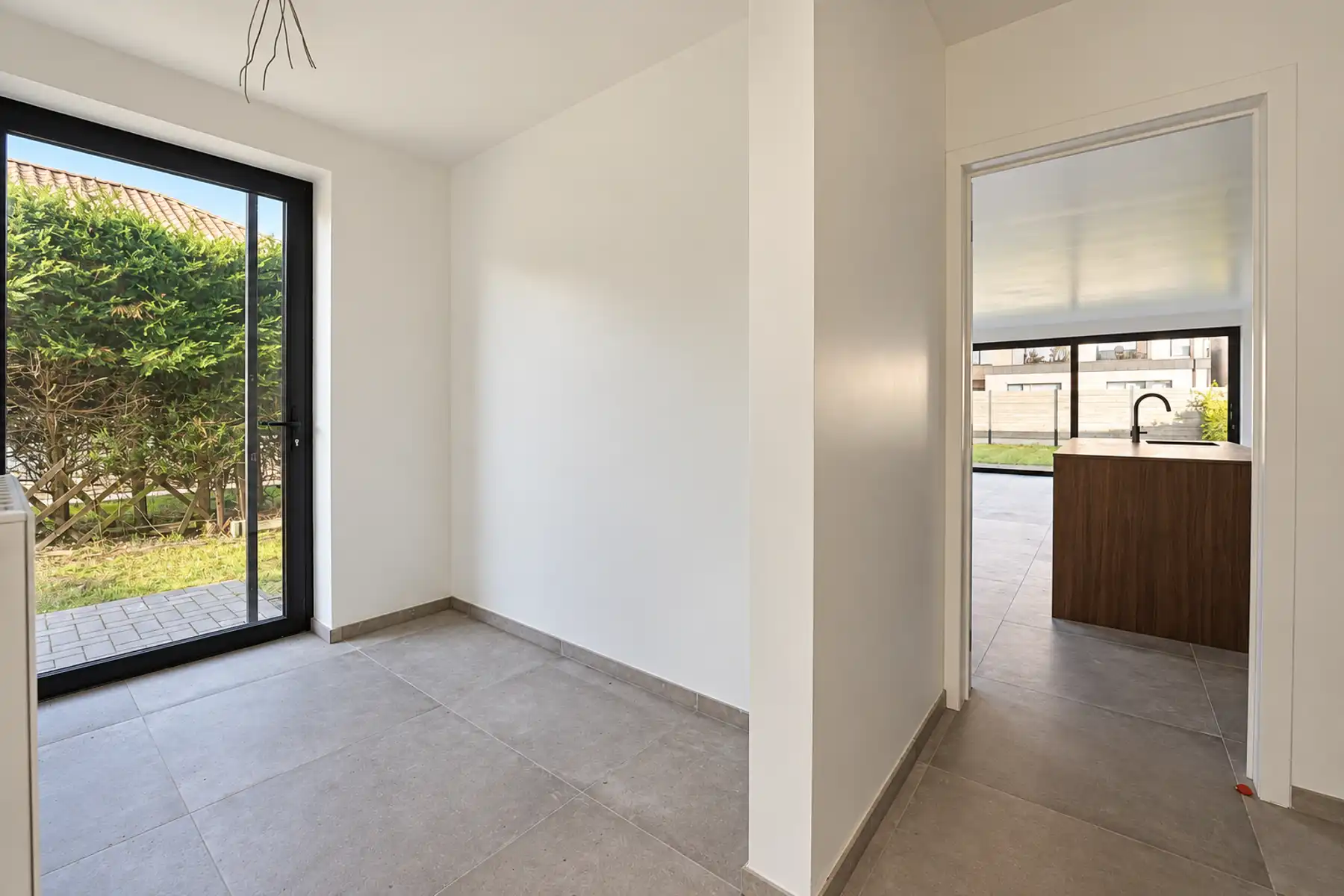 Halfopen nieuwbouwwoning met 3 slaapkamers! foto 3