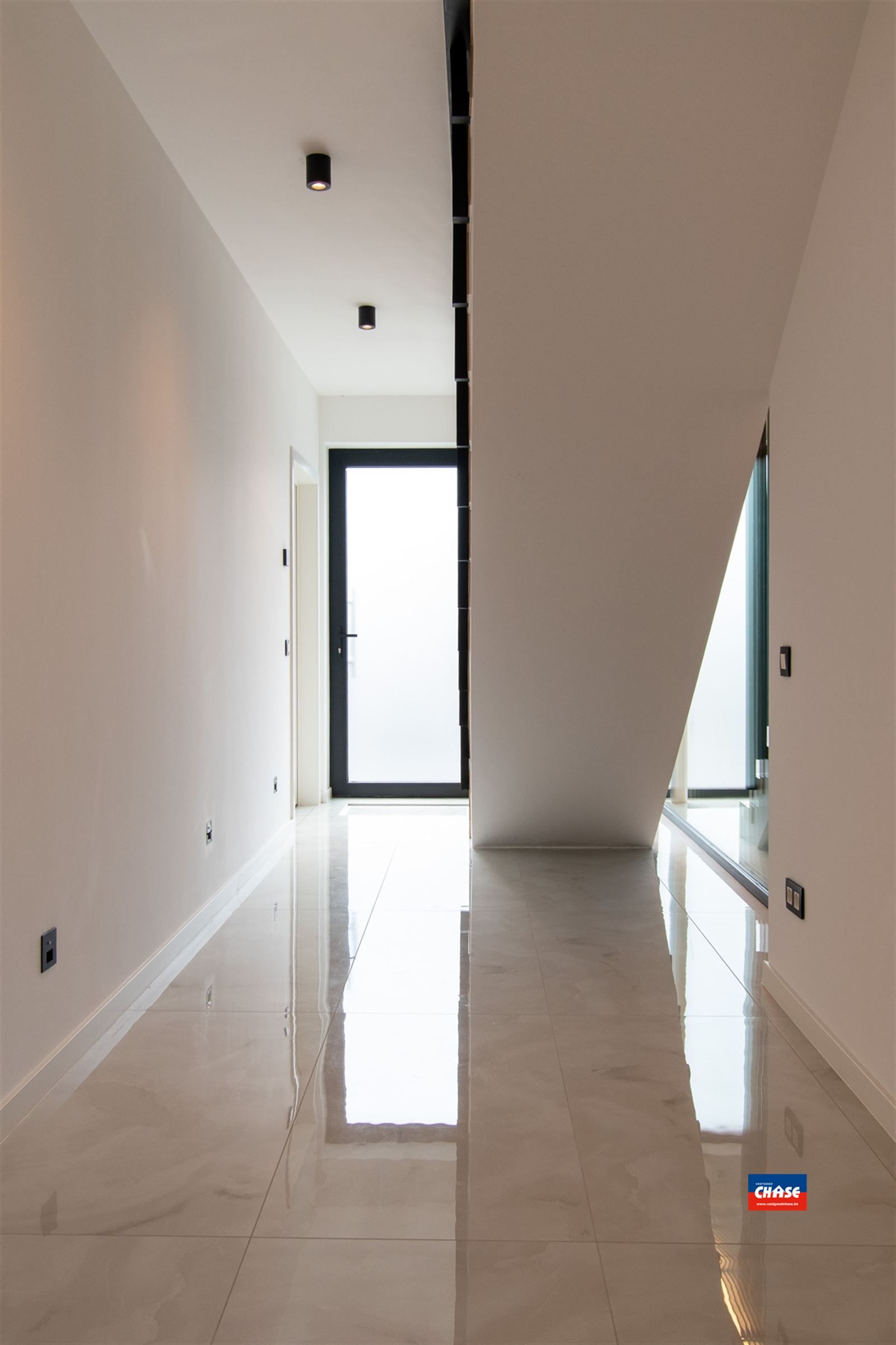 Nieuwbouwwoning met 4 slpks, 3 badk en tuin foto 14