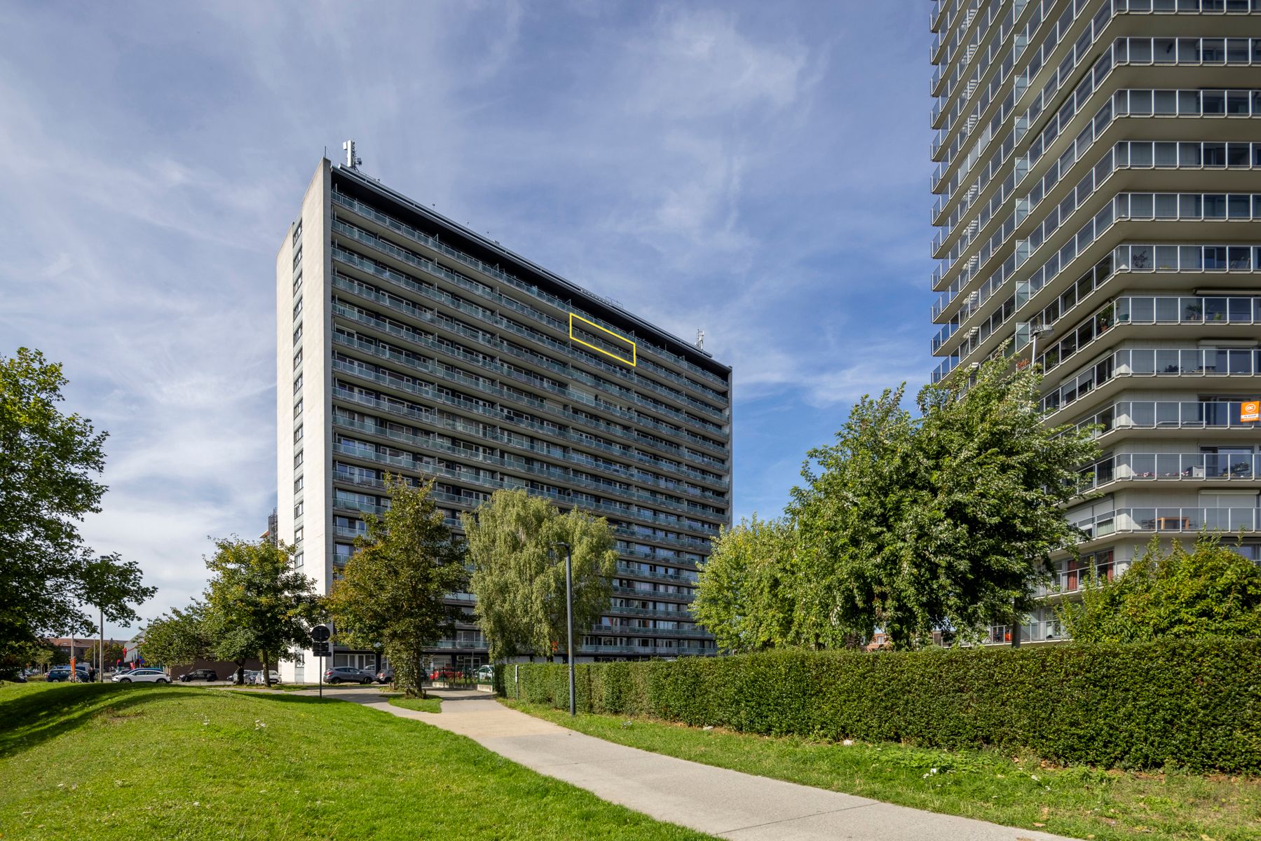 APPARTEMENT MET 2 SLAAPKAMERS EN PRACHTIG UITZICHT TE KOOP foto 2