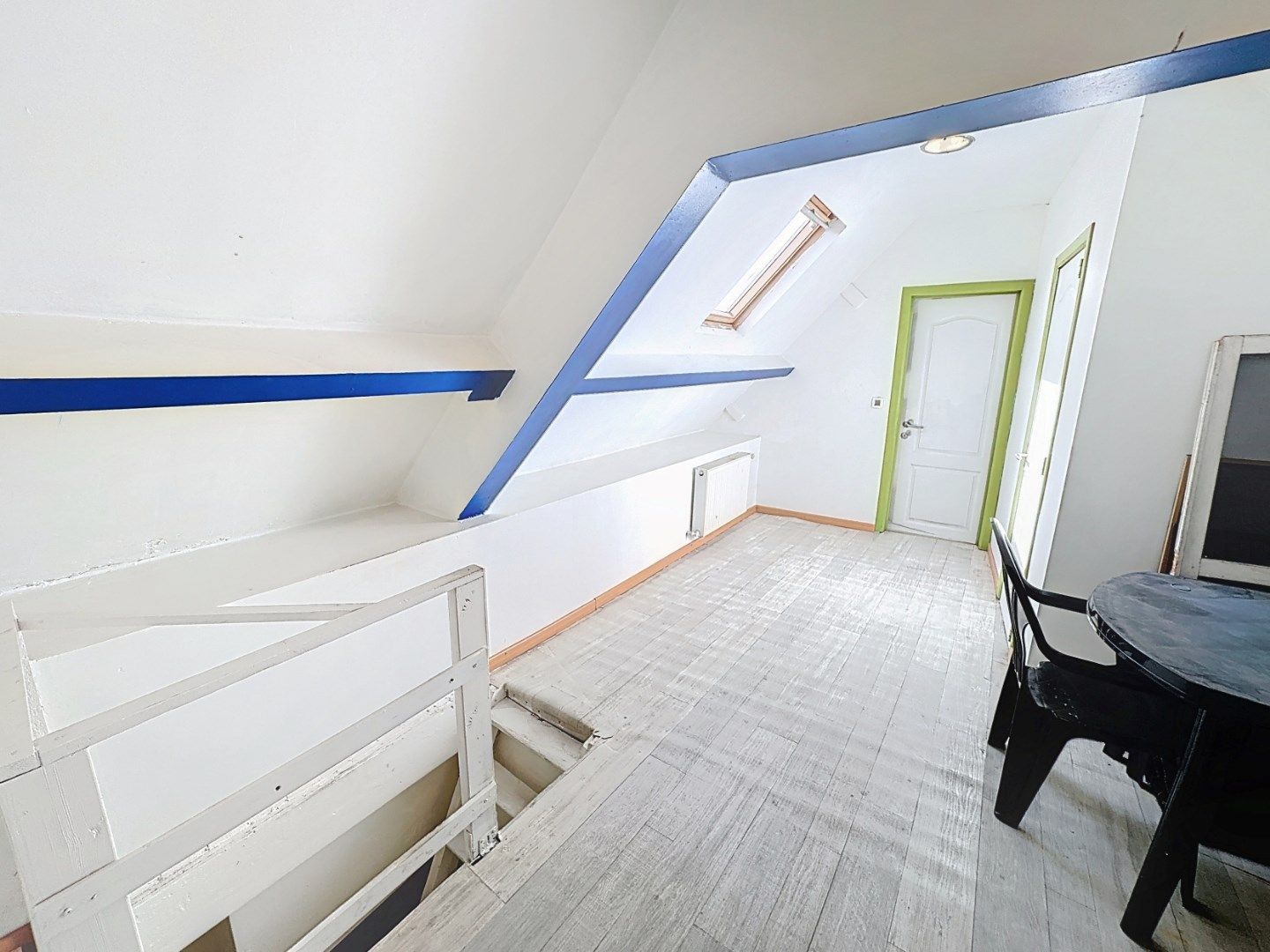 Ruime standaard rijwoning met 4 slaapkamers in het historische Brugge foto 12