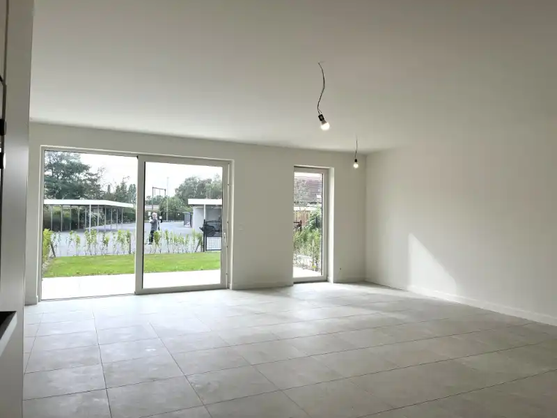 Energiezuinig 2 slpkm appartement met terras, tuin en staanplaats foto 4