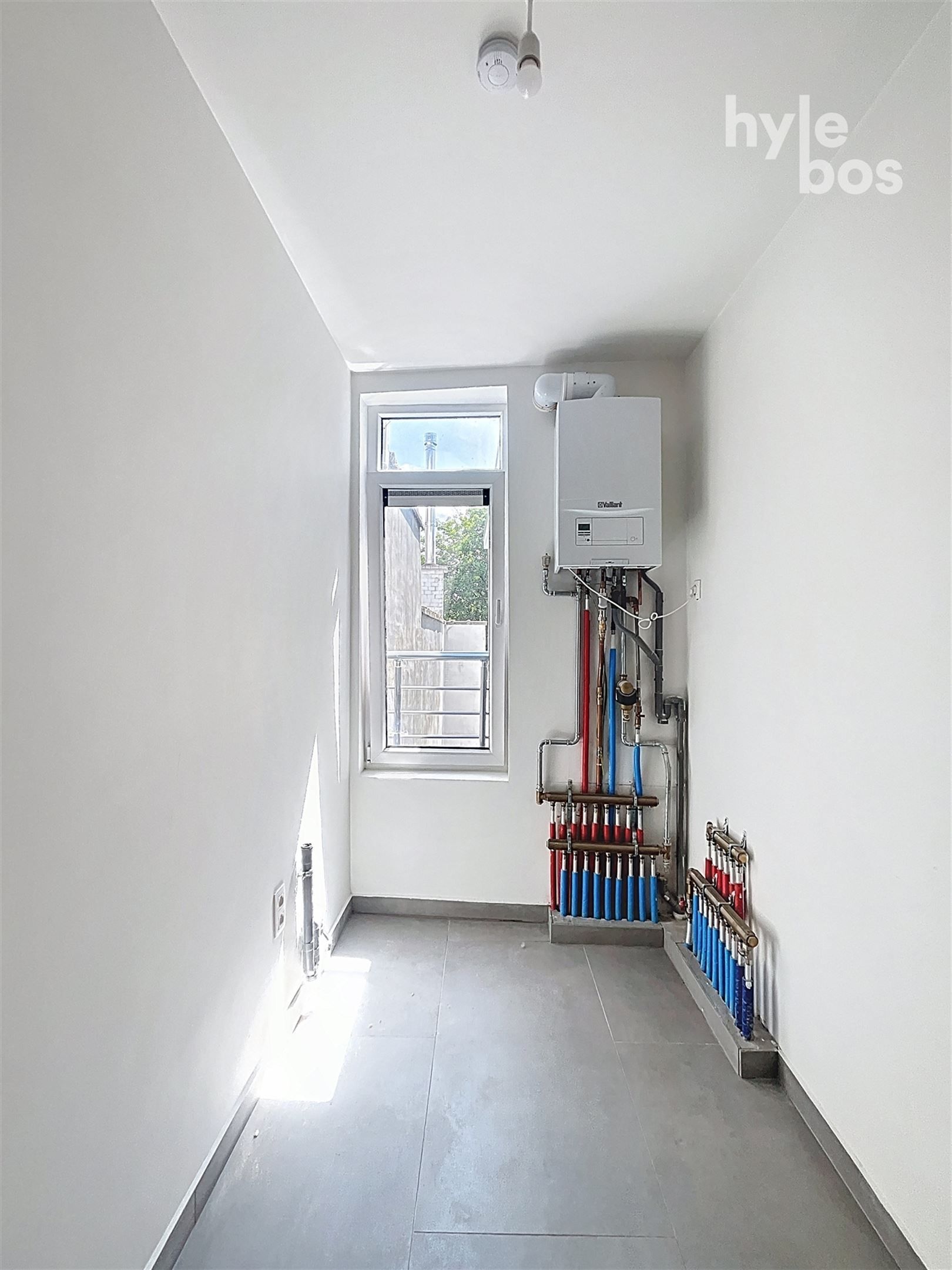 In stadscentrum gelegen, gerenoveerde woning met 3 slaapkamers foto 12