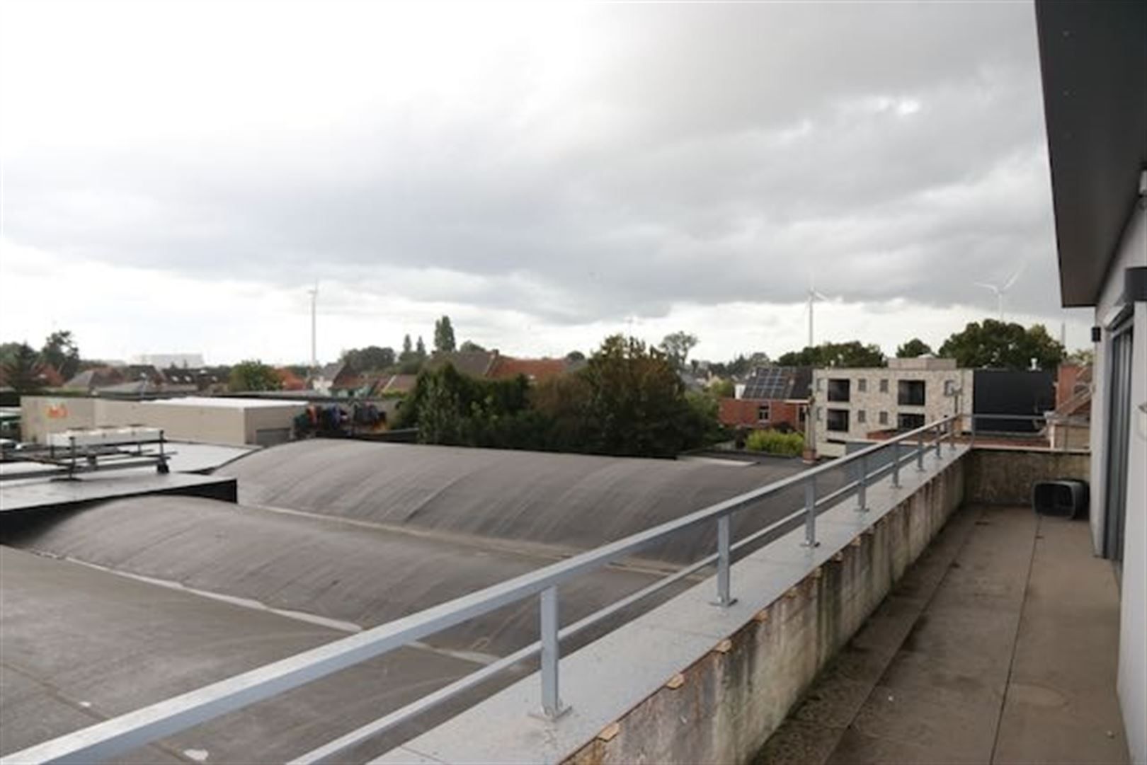 Lichtrijk appartement met zuid-west terras achteraan en prachtig zicht vooraan foto 3