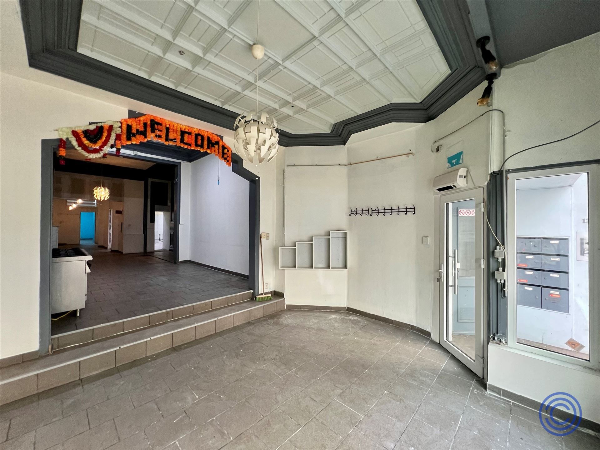 Handelspand ca. 145m² met hoge plafonds op AAA-locatie! foto 2