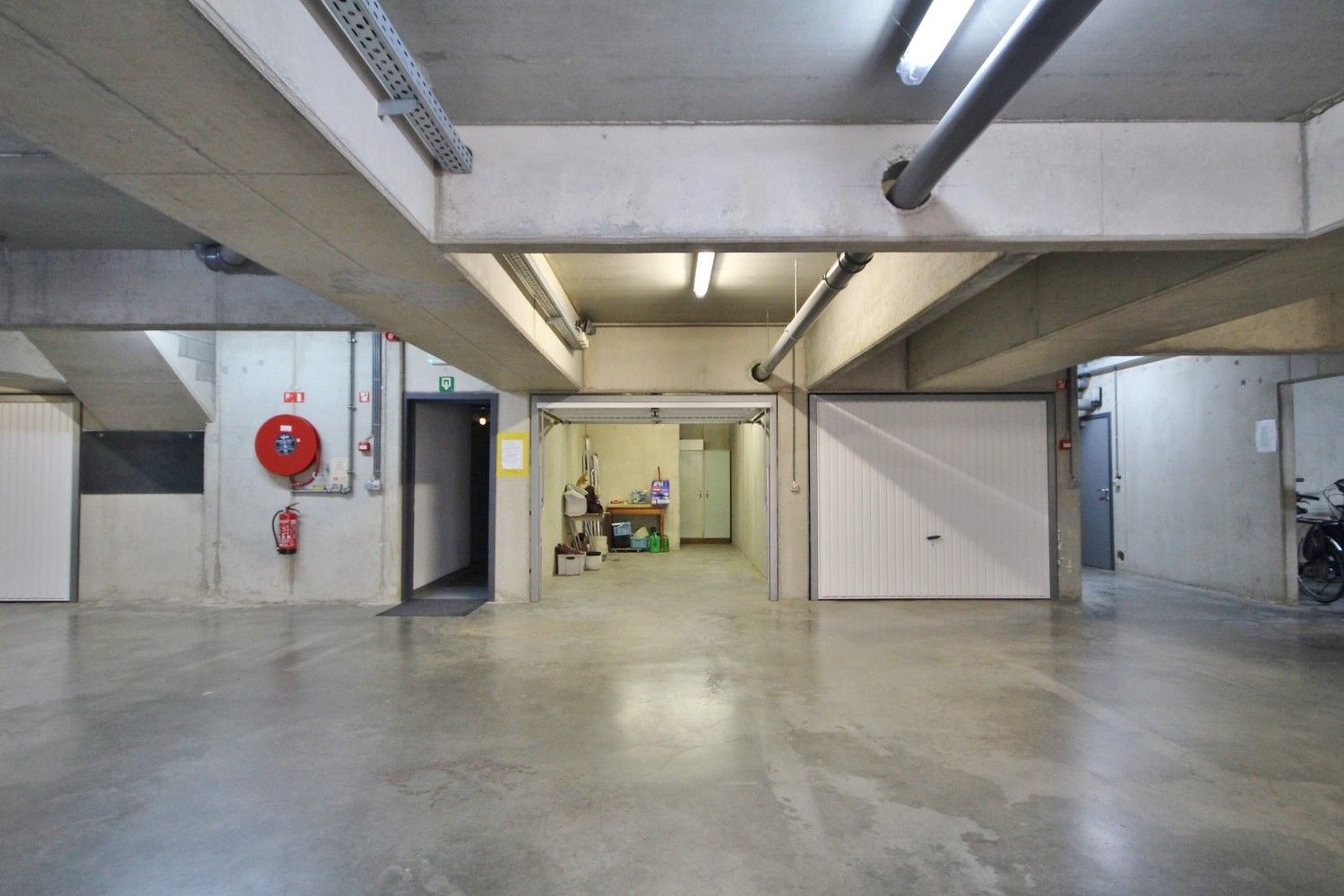 Gelijkvloers appartement met 3 slaapkamers, garage en kelder op  wandelafstand van het centrum foto 28
