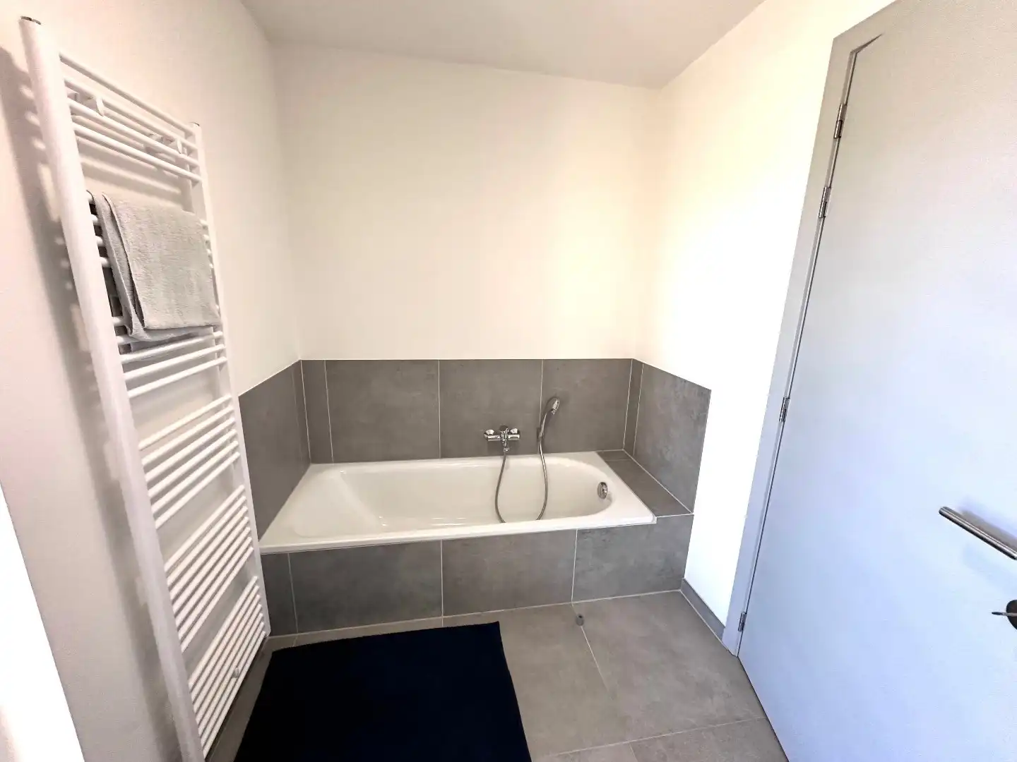 Prachtig appartement met 2 slaapkamers en autostaanplaats te Voeren foto 5