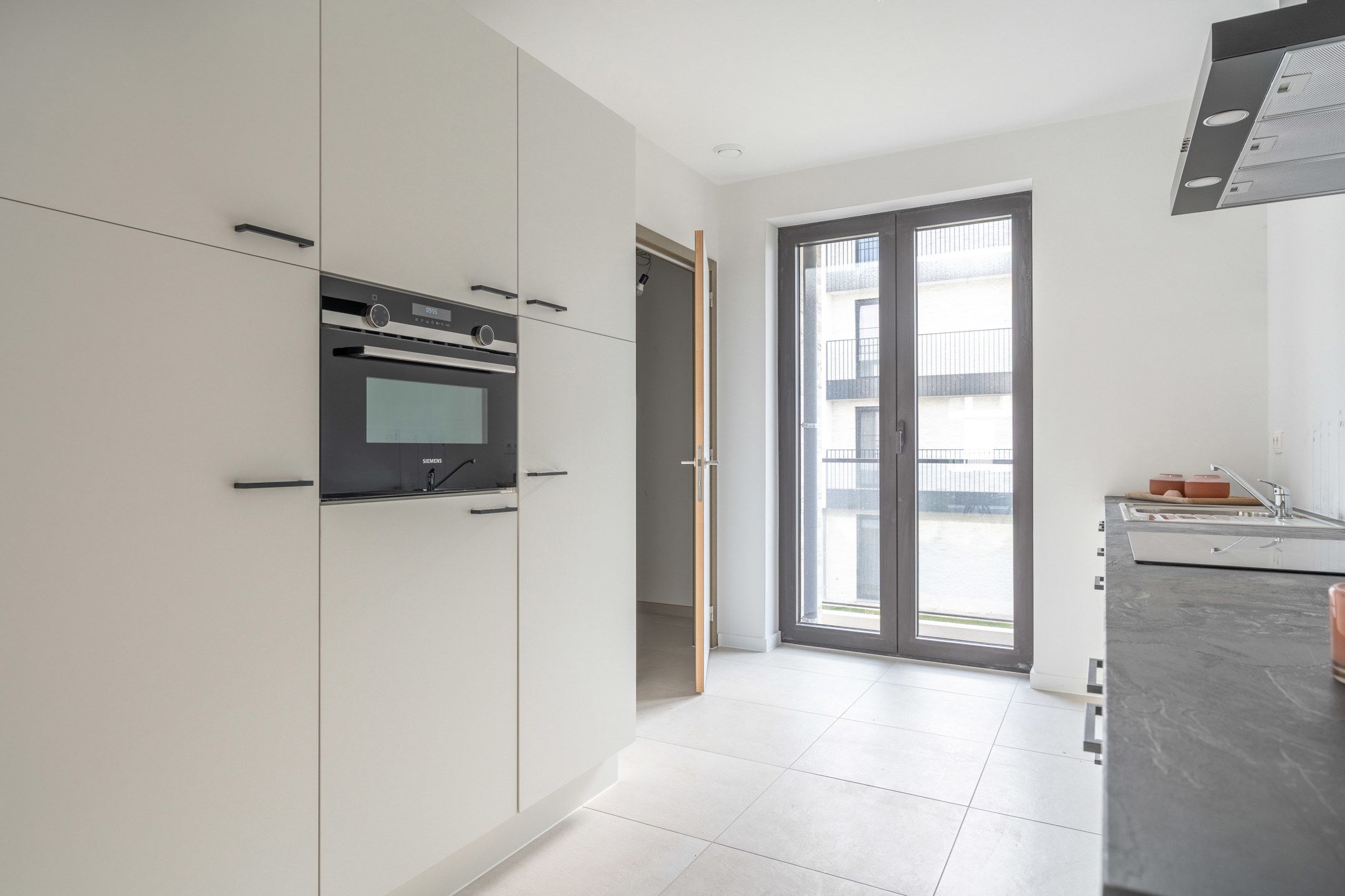 Knap energiezuinig appartement met tof terras foto 8