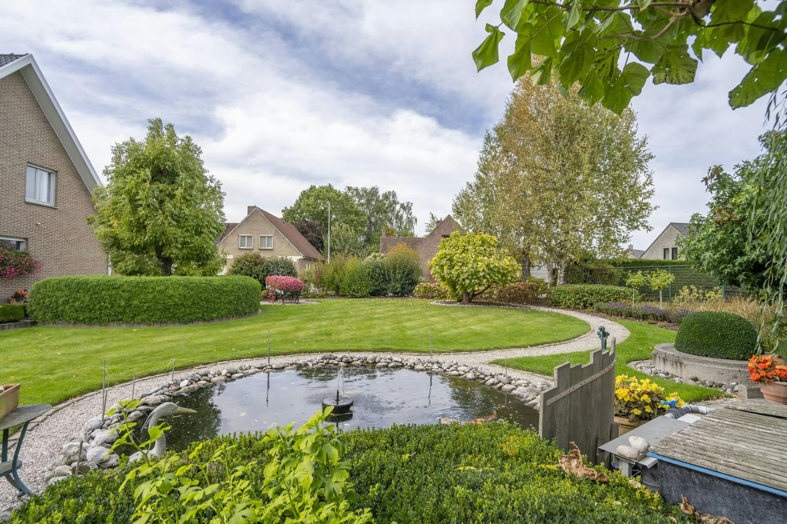 Residentieel gelegen bouwgrond (657m²) te koop in Wevelgem foto 6