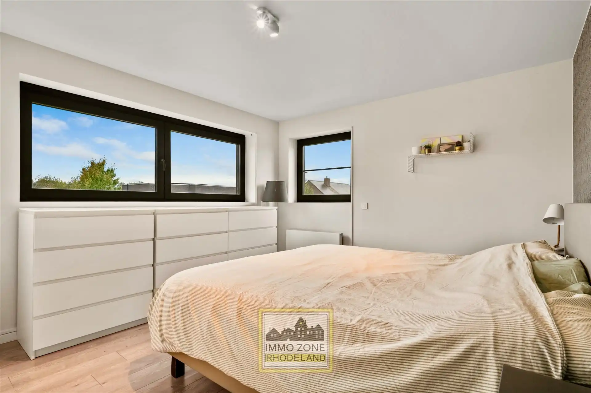 Sublieme moderne woning met prachtige tuin foto 18