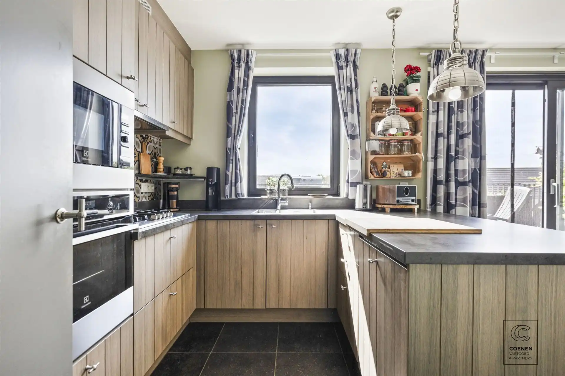 Verzorgd appartement met zuidgericht terras en 2 slaapkamers! foto 5