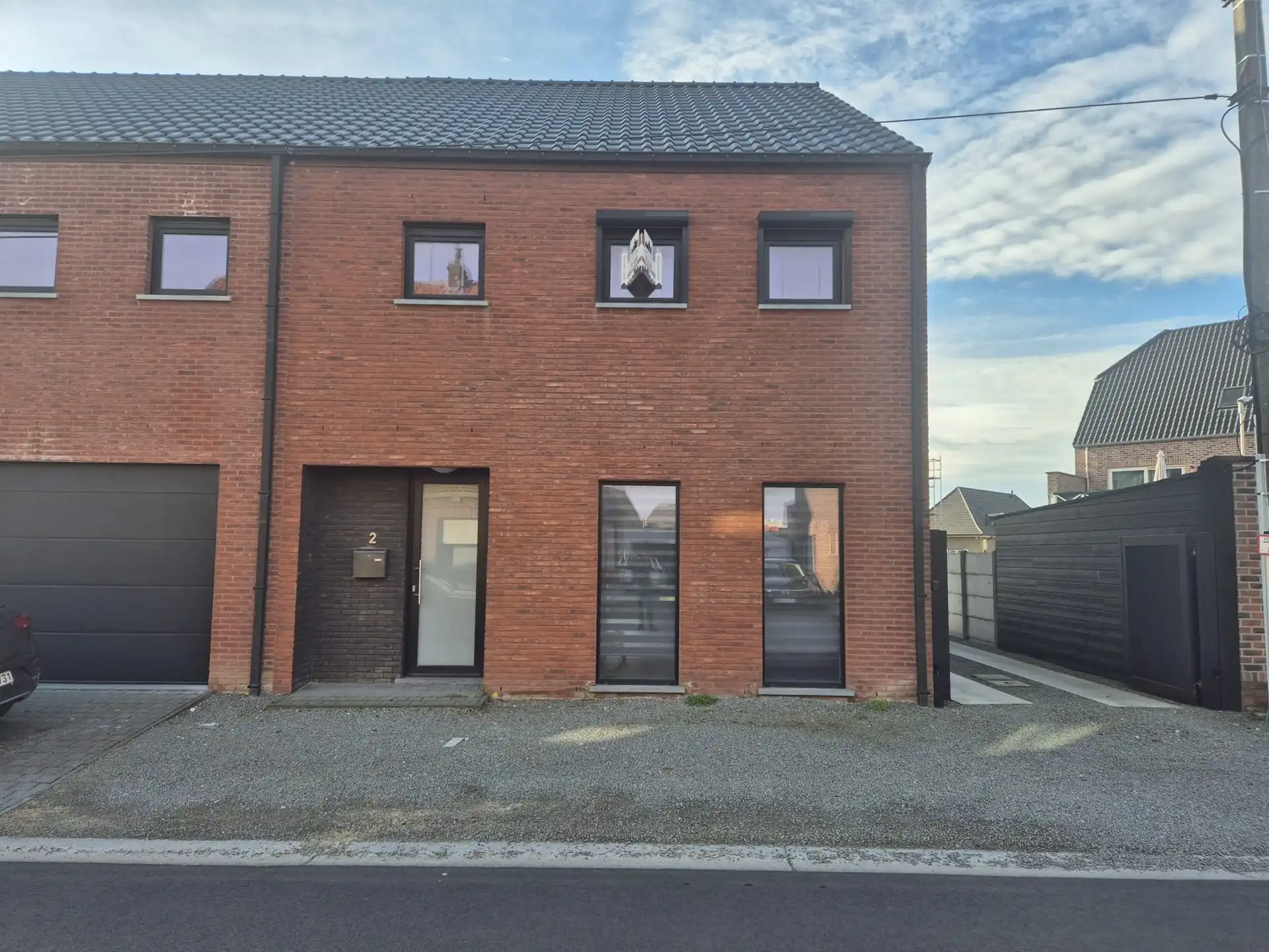 Ruime energiezuinige woning in rustige straat. foto {{pictureIndex}}