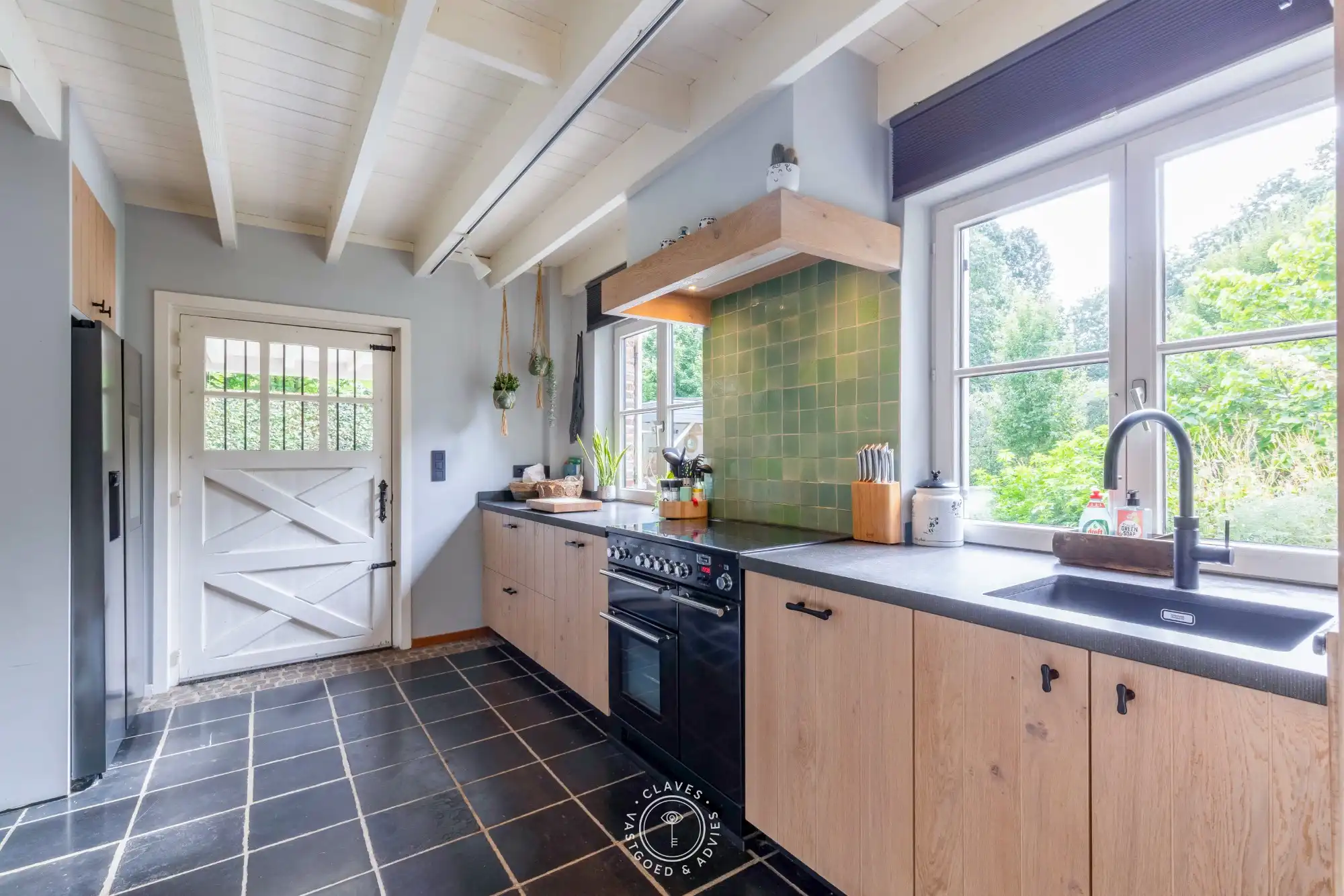 Villa met karakter, zwembad en een zee aan groen in Waasmunster foto 7