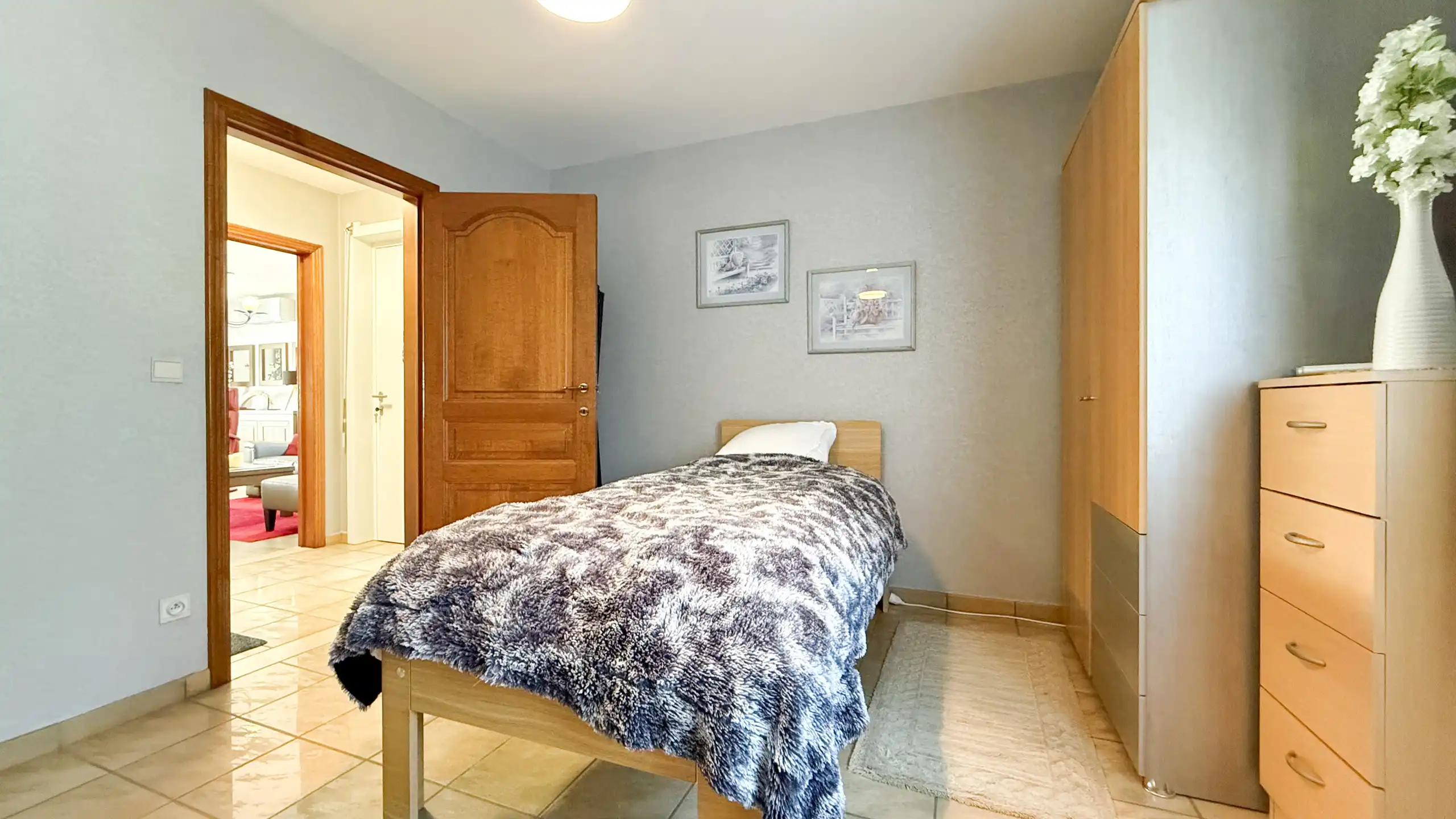 Instapklare woning met 3slpks, tuin, airco en zonnepanelen! foto 19