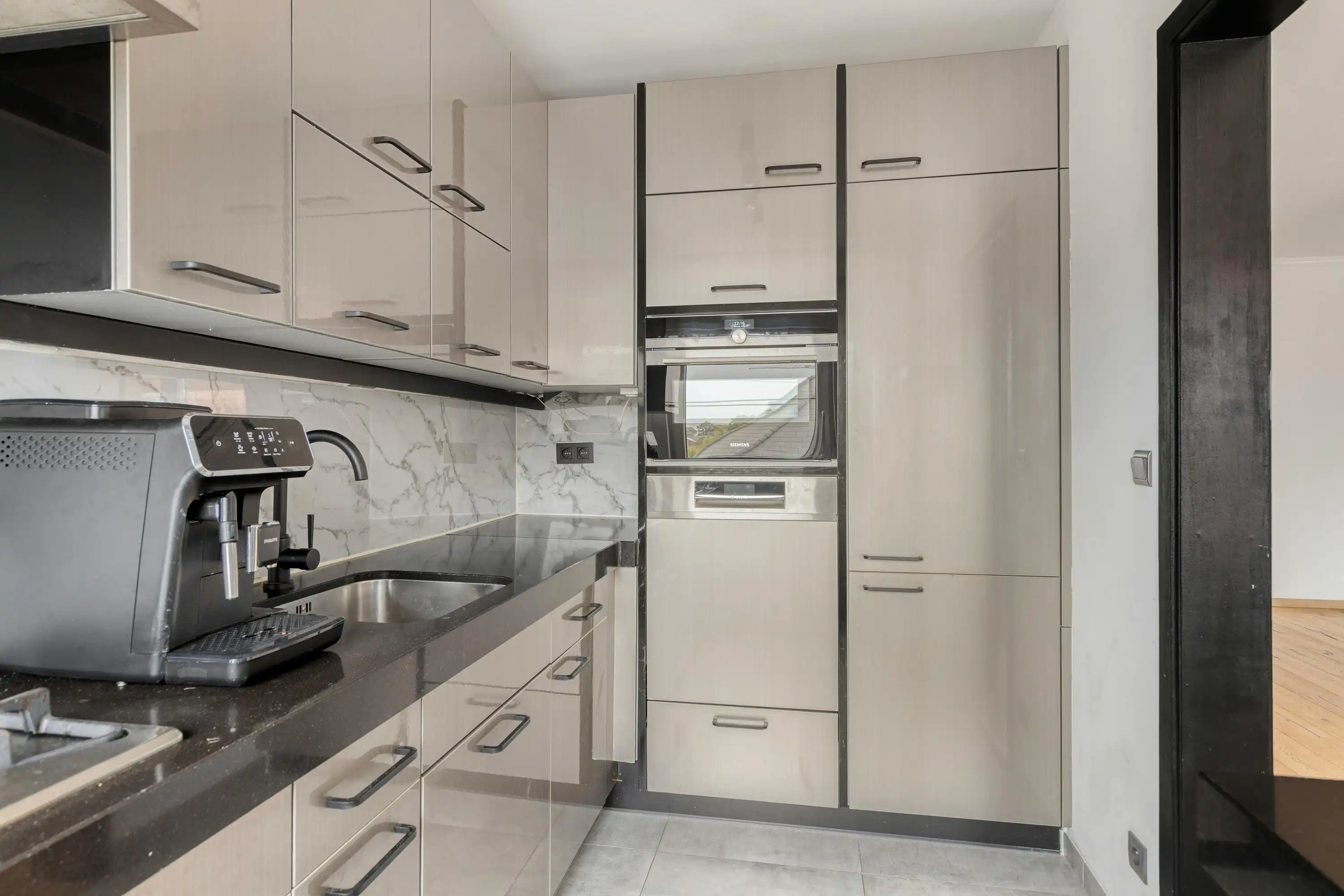 Instapklaar duplexappartement met ruim terras en garage  foto 10