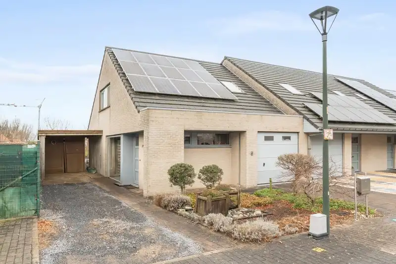 Torhout -  Instapklare woning op rustige locatie foto 2