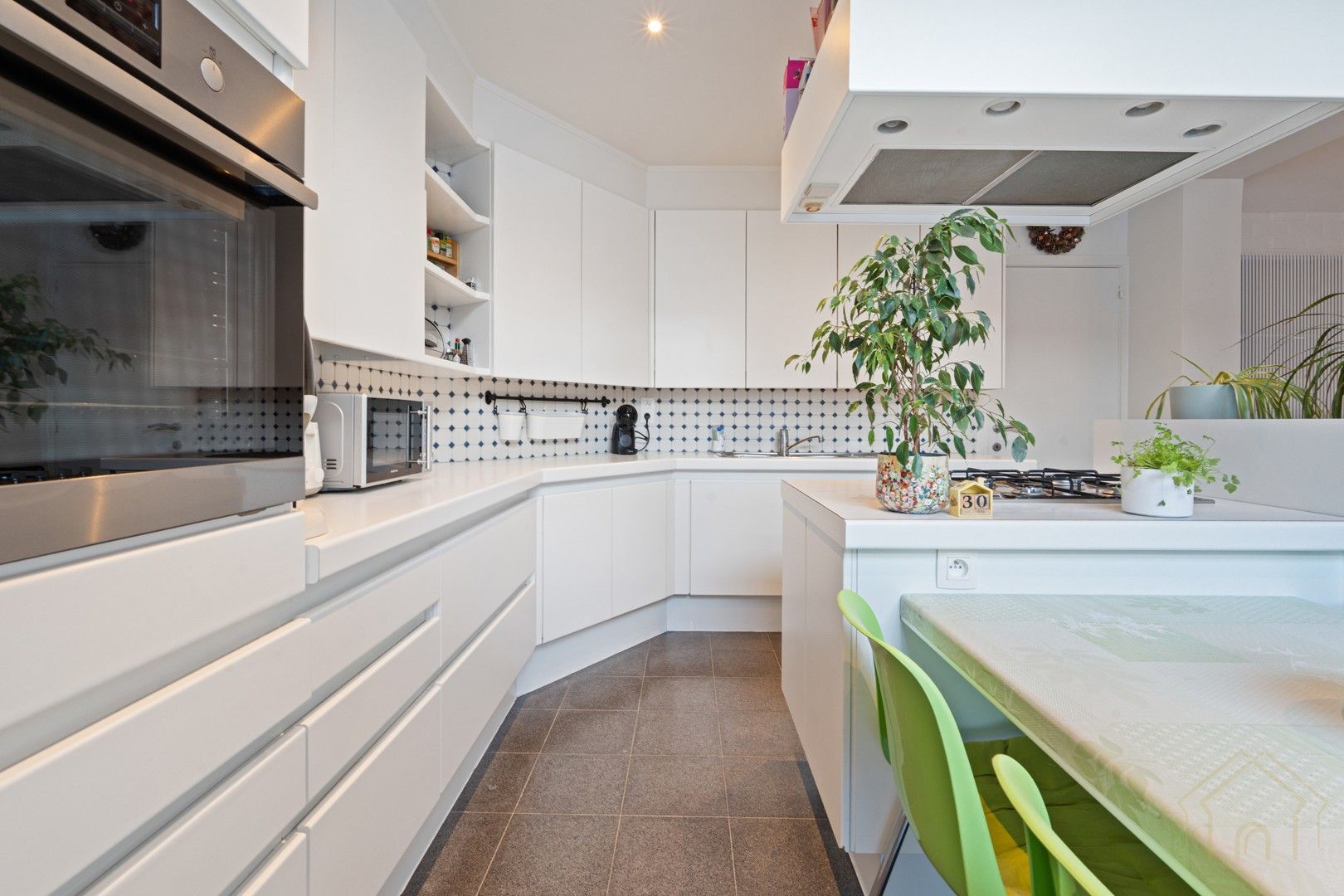 Handelspand met woonst op topligging in het centrum van Lauwe foto 7