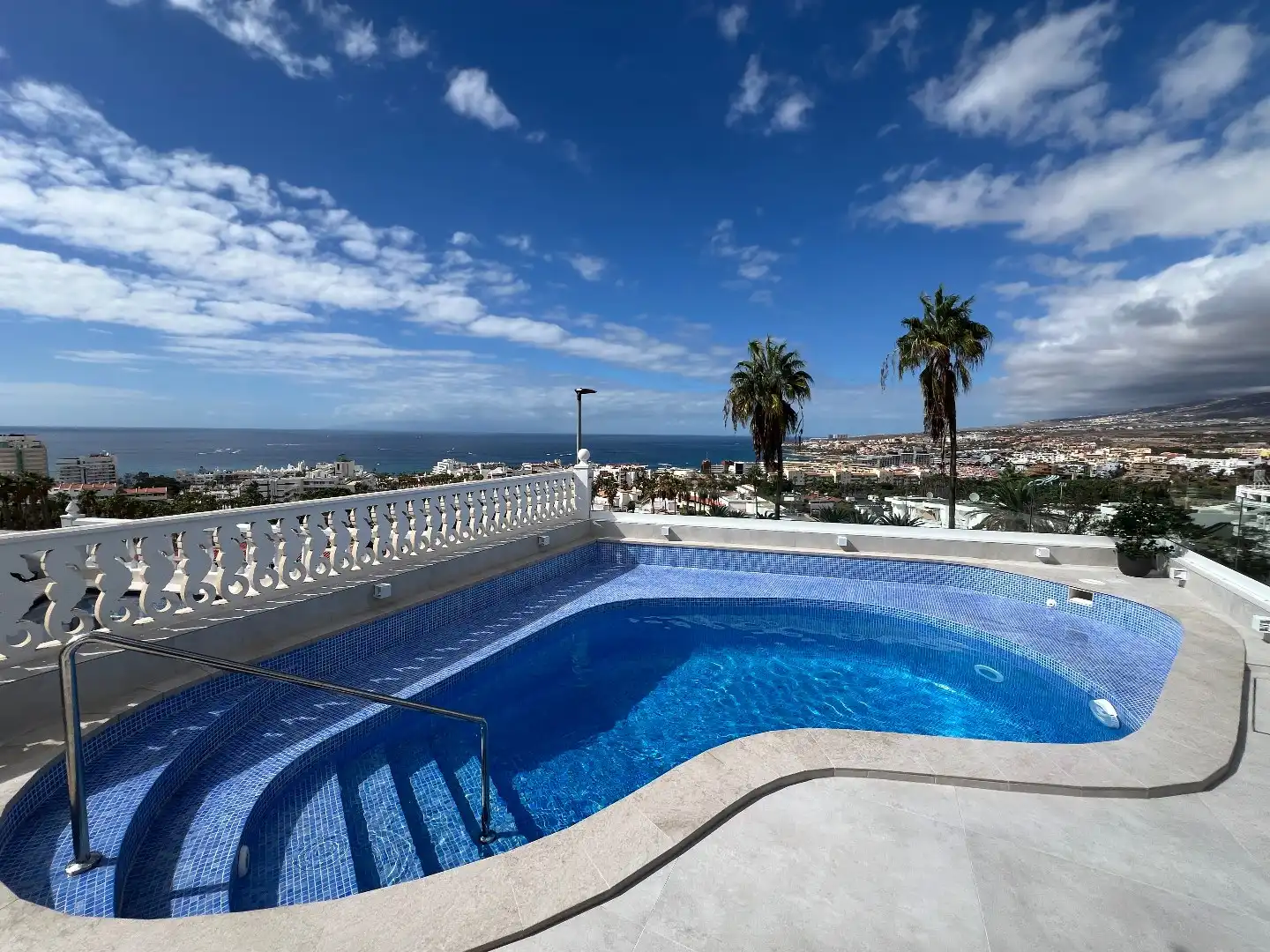 Exclusieve vrijstaande villa met zeezicht en privézwembad  foto 8