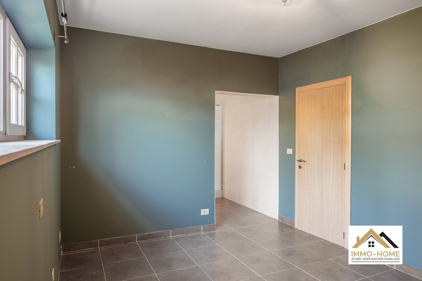 Eigendom( 2 appartementen) met loods en bijzonder veel potentieel foto 20