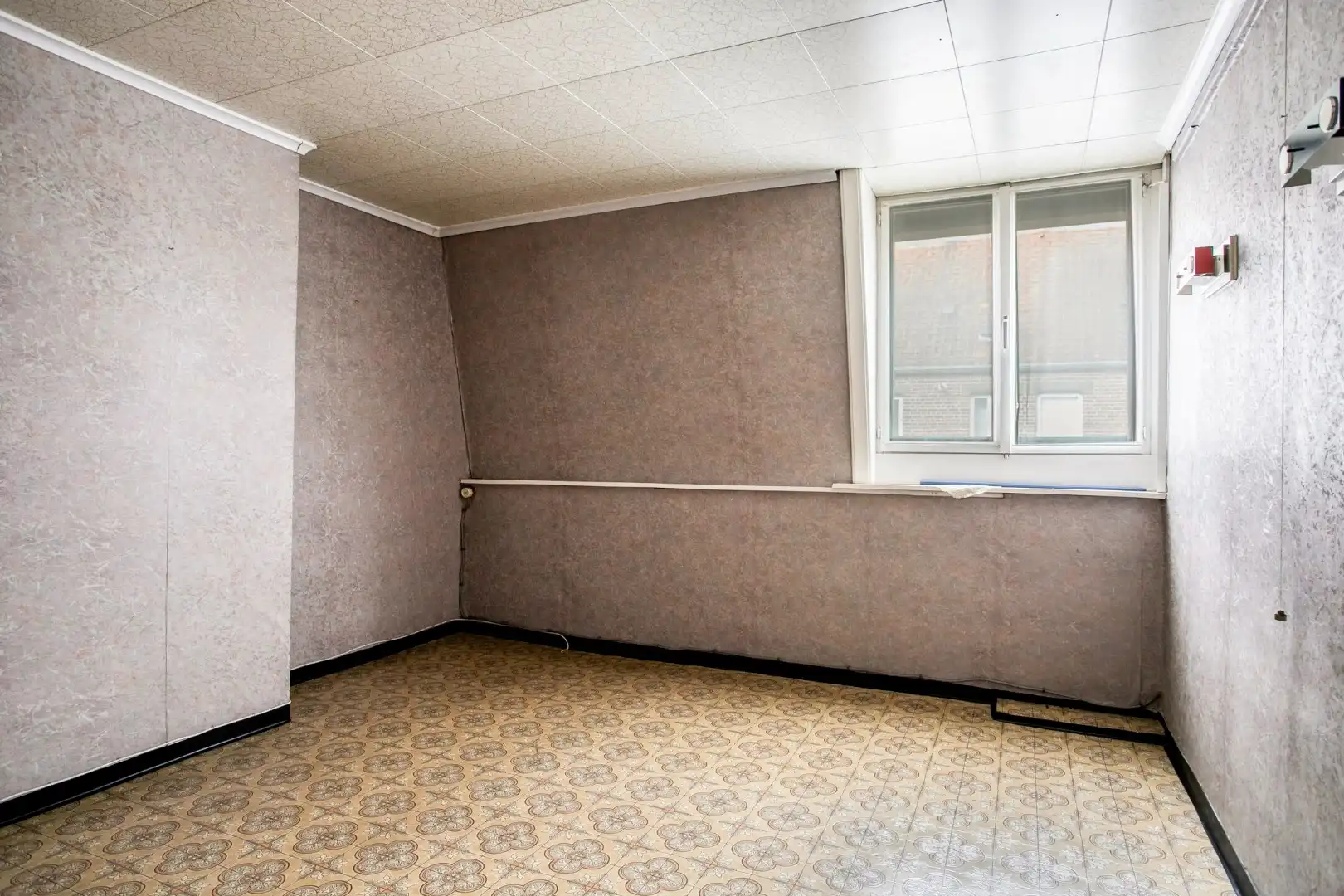 Te renoveren starterswoning met diepe tuin en enorm potentieel te Ledegem foto 10