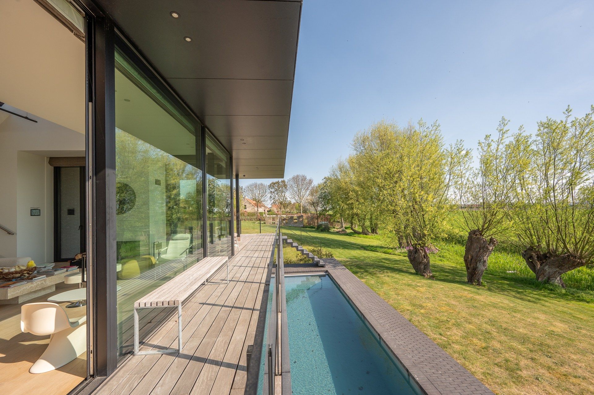 Uniek eigendom met adembenemende zichten gelegen op een perceel van ongeveer 3000 m². foto 5