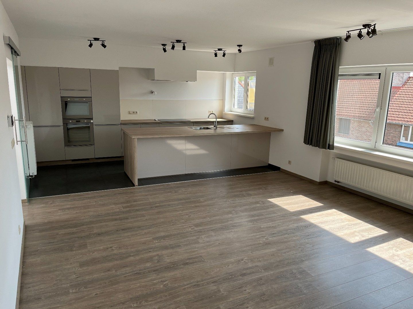 Goed gelegen, energiezuinig 3 slaapkamer-appartement met terras  foto 2