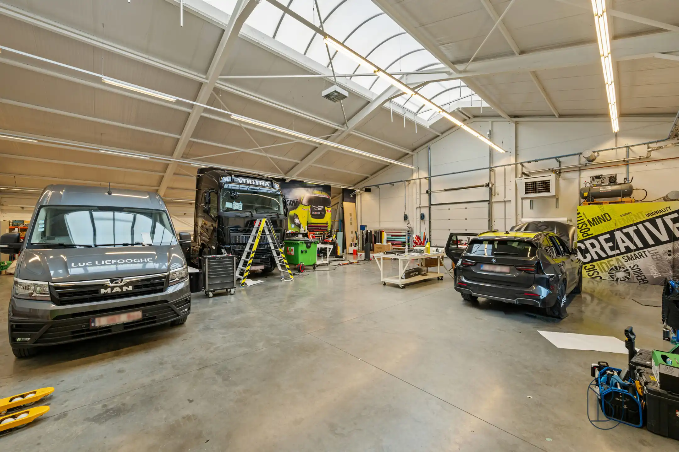 Unieke kans: prachtige woonst met zwembad + bedrijfsgebouw foto 33