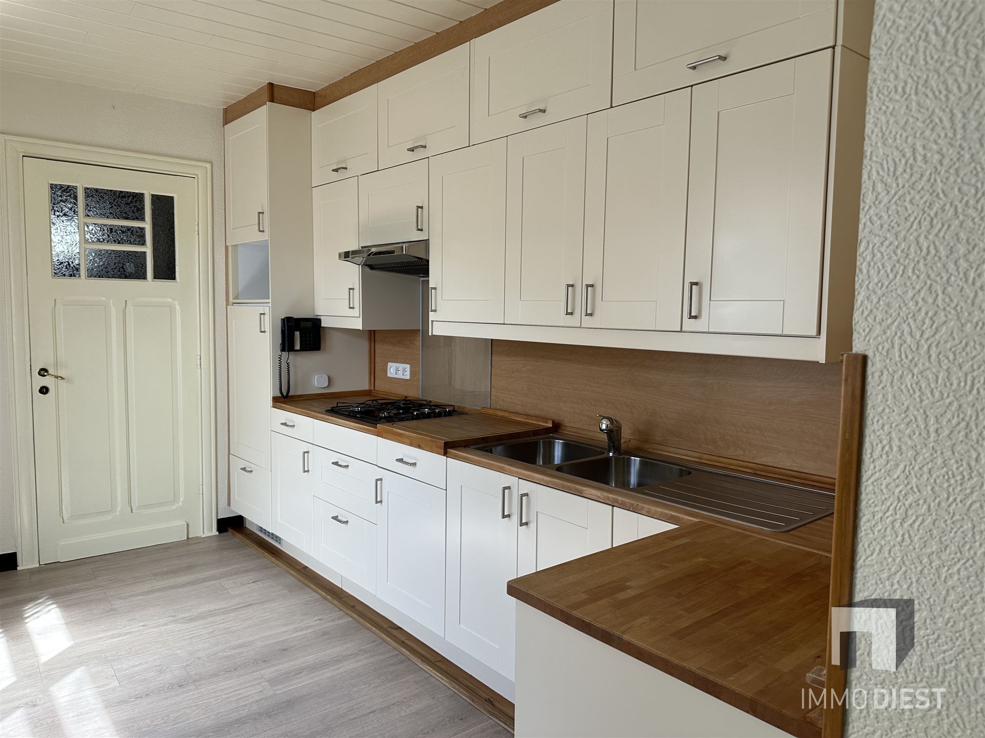 Knappe woning met 3 ruime slaapkamers en mooie tuin - instapklaar foto 5