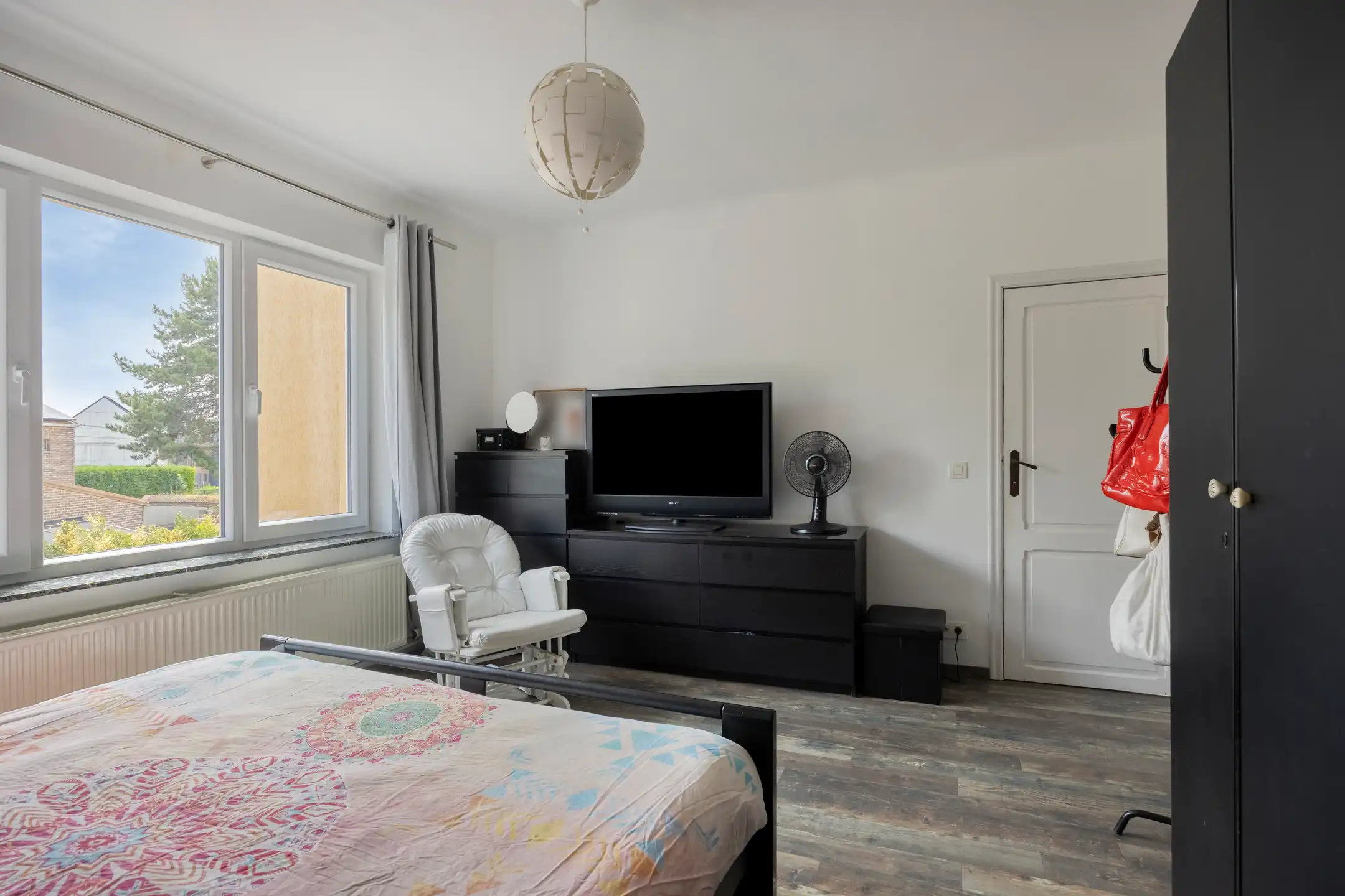 Instapklare woning met 4 slaapkamers, tuin & garage te Bost foto 11