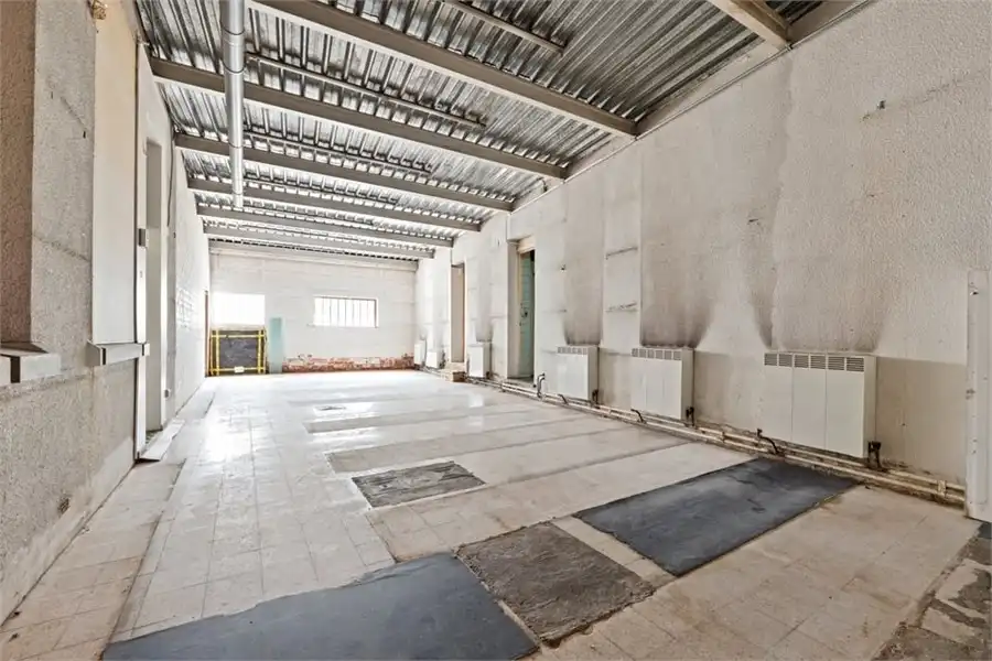 RUIME HANDELSRUIMTE TE HUUR OP DE GROTE MARKT IN SINT-TRUIDEN foto 15