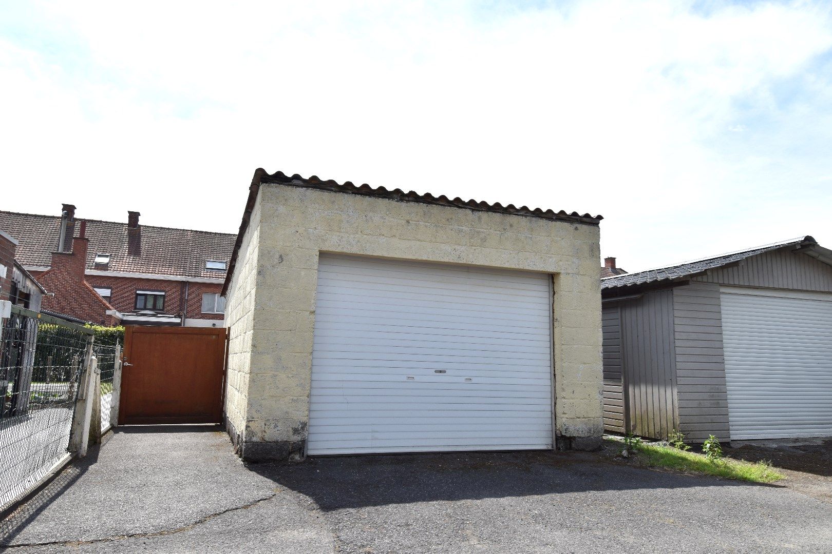 Ruime tussenwoning met 3 slaapkamers (mogelijkheid tot meer!), garage en tuin te koop in Gullegem foto 12