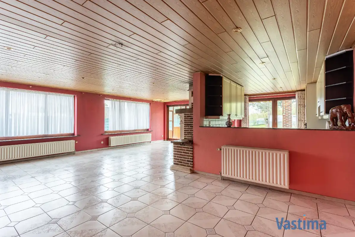 Ruime halfopen bungalow met grote kelder, 3 slaapkamers en zonnige tuin foto 14