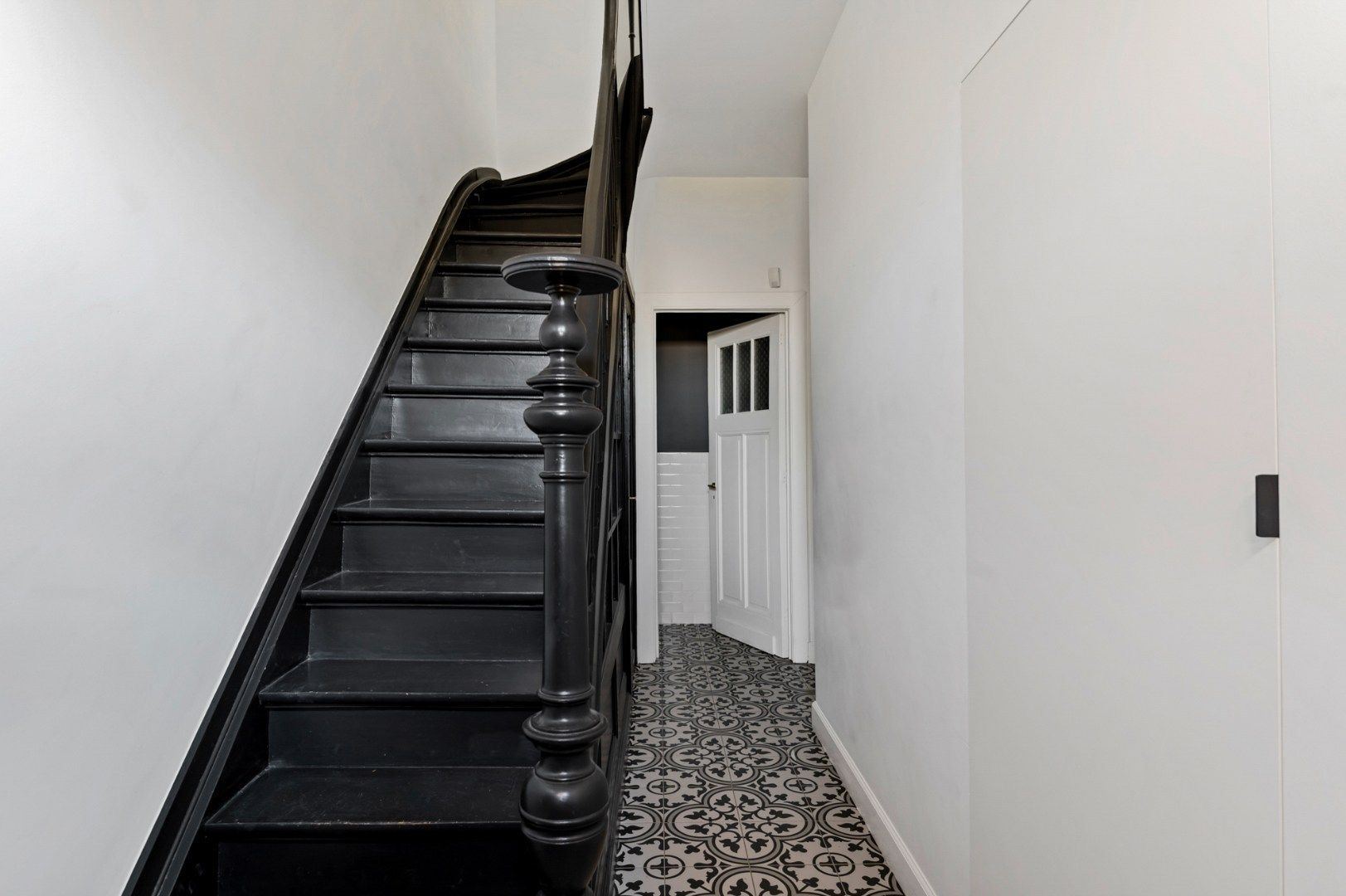 Volledig gerenoveerde woning van 197 m² met 2 à 3 slaapkamers te Wilrijk! foto 10