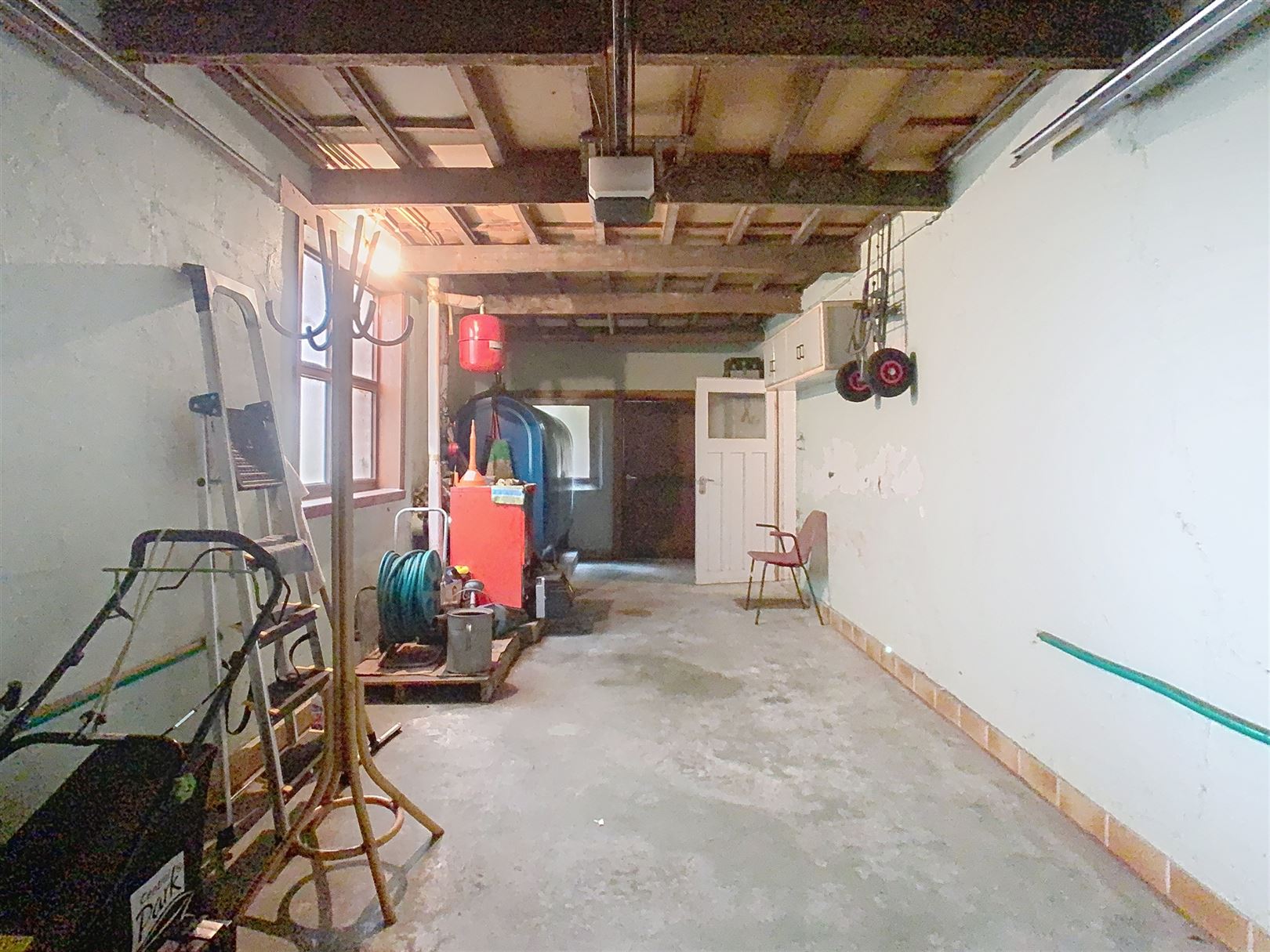 Landelijk gelegen te verbouwen woning! foto 12