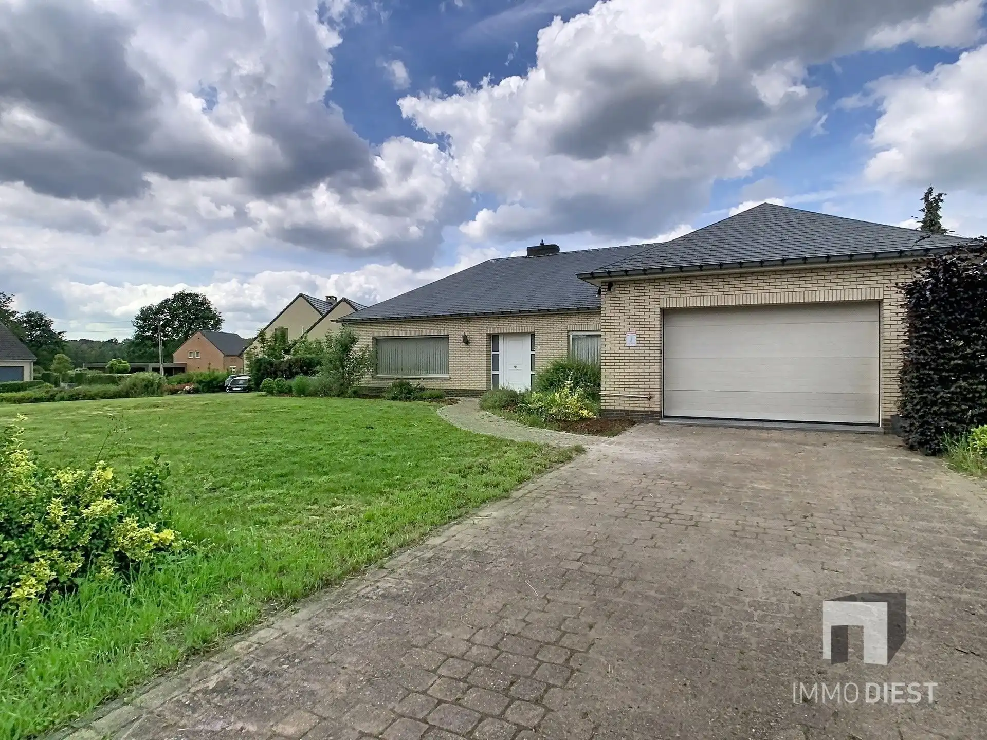 Gelijkvloerse instapklare woning met grote tuin op ca. 39a foto 46