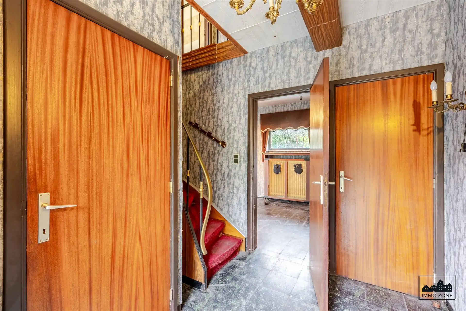 Te renoveren woning op ruim perceel met groene zone foto 3