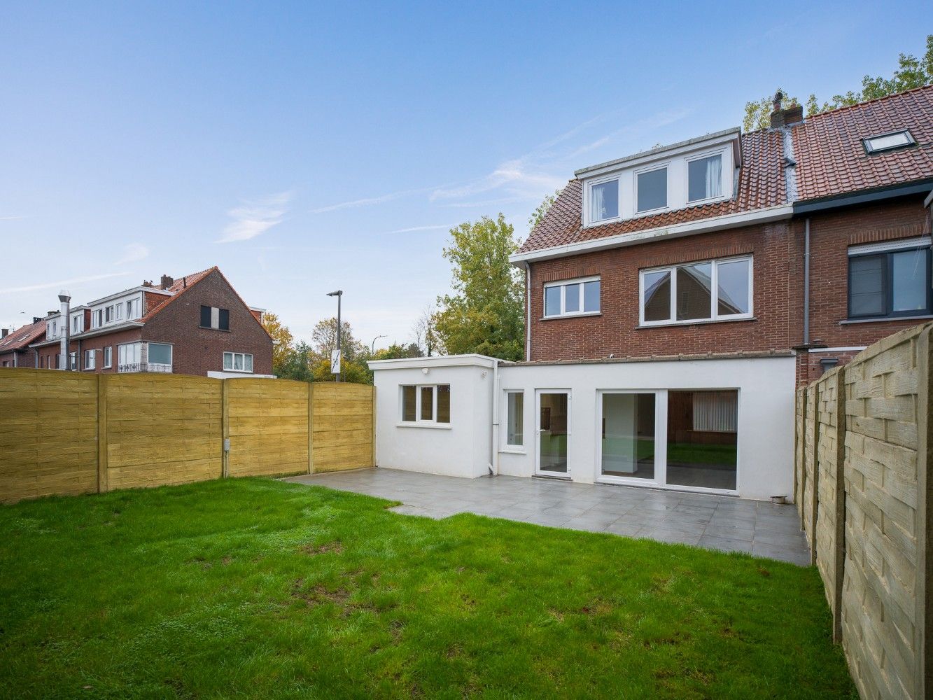 Ruime, instapklare woning met 4 slpk., inpandige garage en tuin foto 33