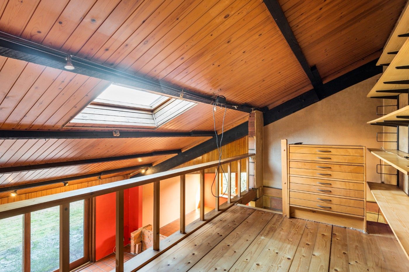 Vrijstaande laagbouwwoning met 2 slpk., tuin en garage foto 11