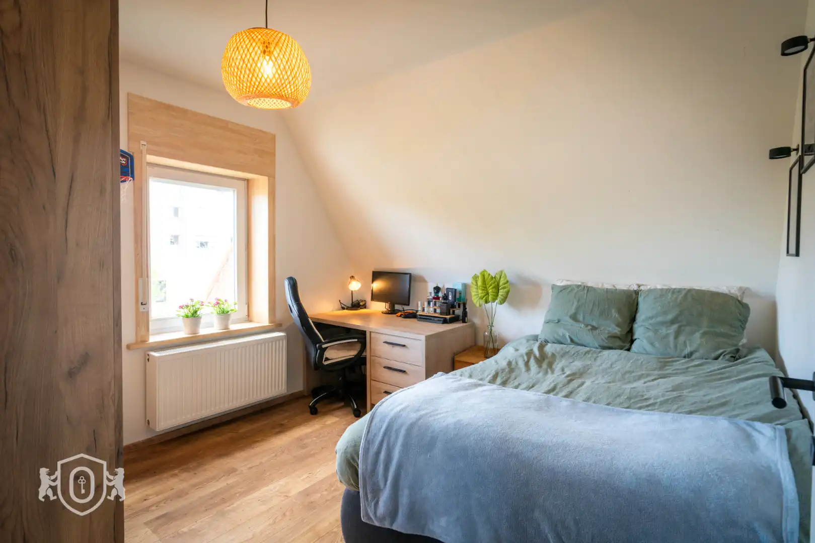 Vrijstaande 3-slpkr woning met tuin & bijgebouwen foto 18