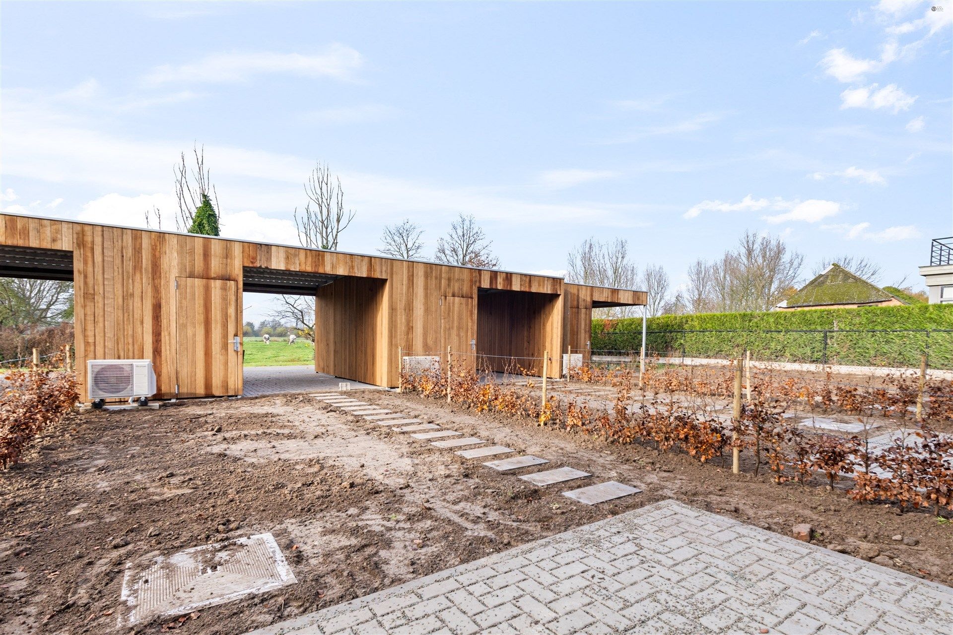 Kwalitatieve rijwoning te Vrasene foto 9