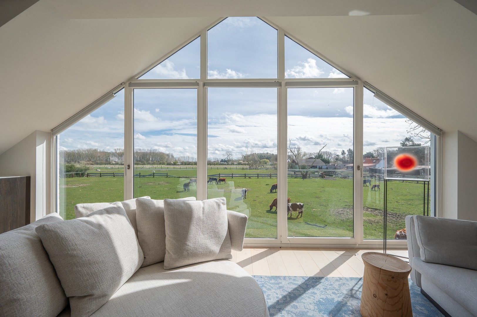 Uitzonderlijke eigendom met een uniek open zicht op de Hazegraspolders, vlakbij het Oosthoekplein. foto 8