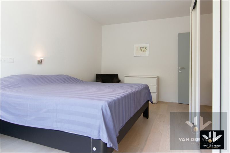 ZEER MOOI AFGEWERKT 2-SPLKAPP IN RESIDENTIE ZUIDZICHT foto 14
