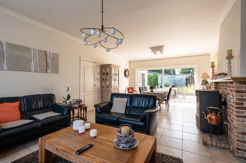 Goed onderhouden woning met zonnig terras en leuke tuin foto 10