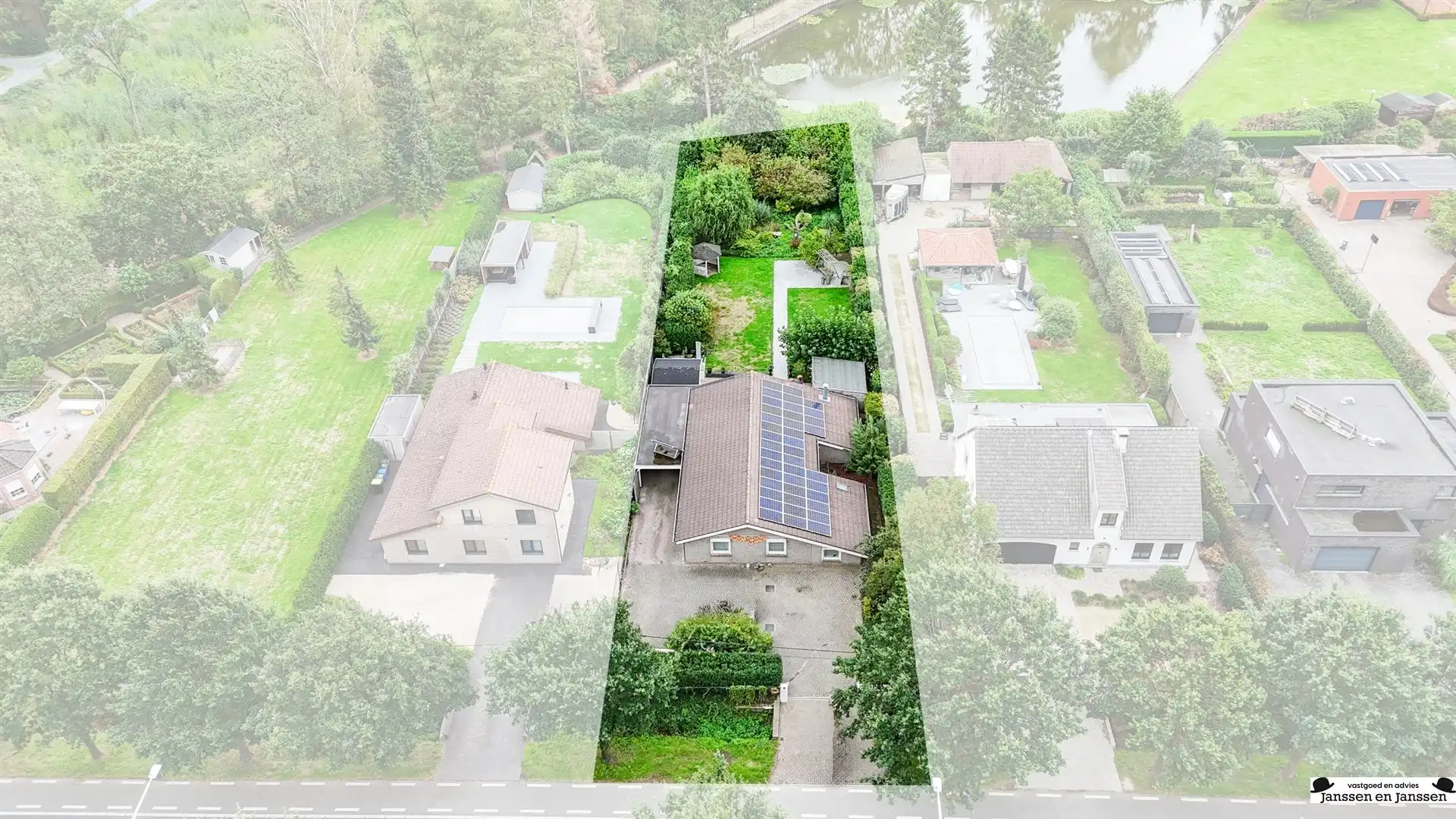Unieke laagbouwwoning met 4 slaapkamers foto 3