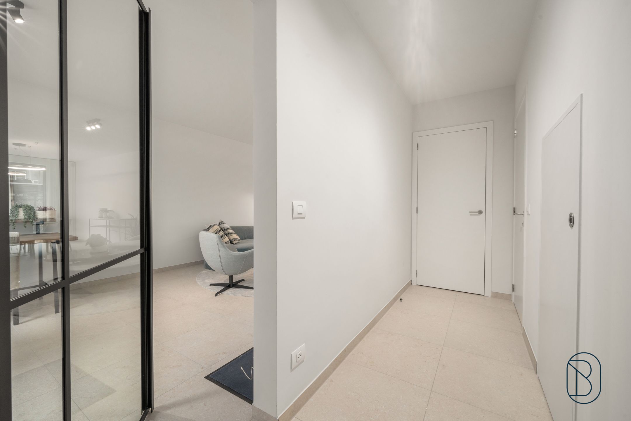 Kwalitatief afgewerkte nieuwbouw met 3 slk, E-peil 0. foto 2