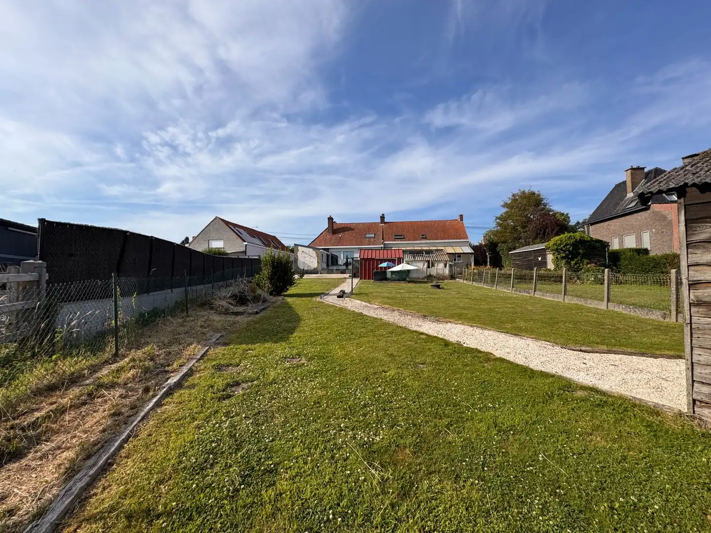 Instapklare gezinswoning met 4 slaapkamers foto 23