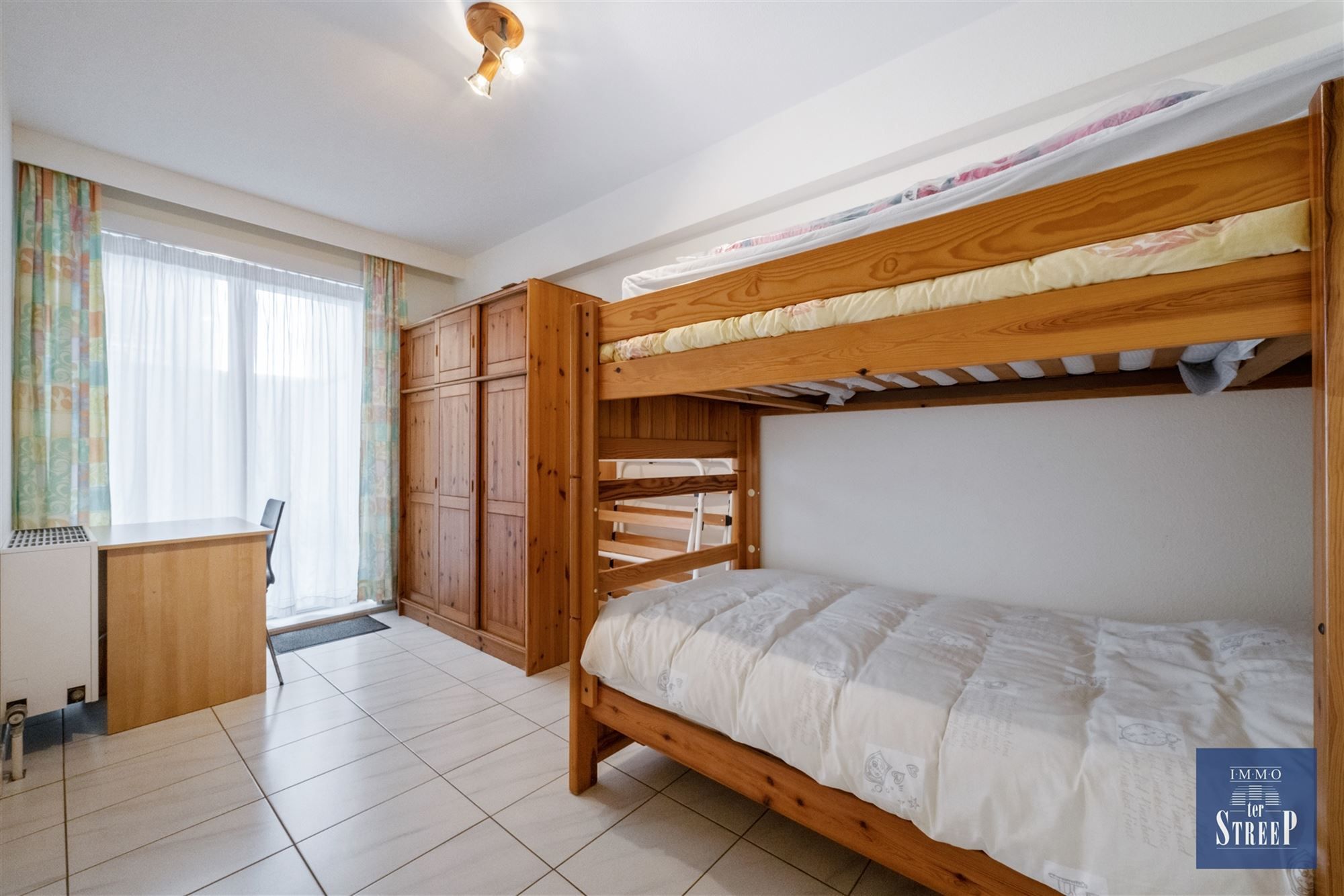 Appartement met 2 slaapkamers op de zeedijk foto 12