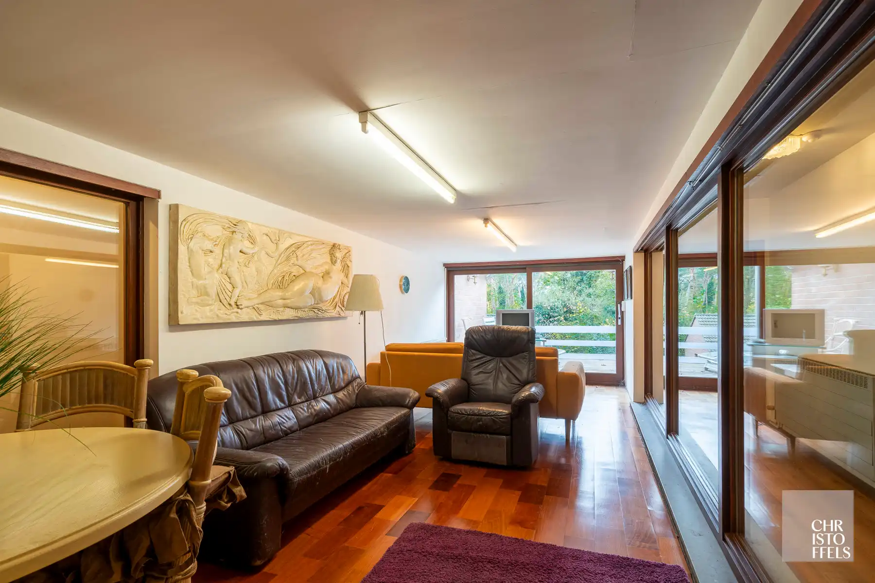 Opbrengsteigendom, bijzonder groot woonhuis van 761m² met 10 slaapkamers, mooi en rustig gelegen op 1.800m² met een eigen parkeerterrein!  foto 7