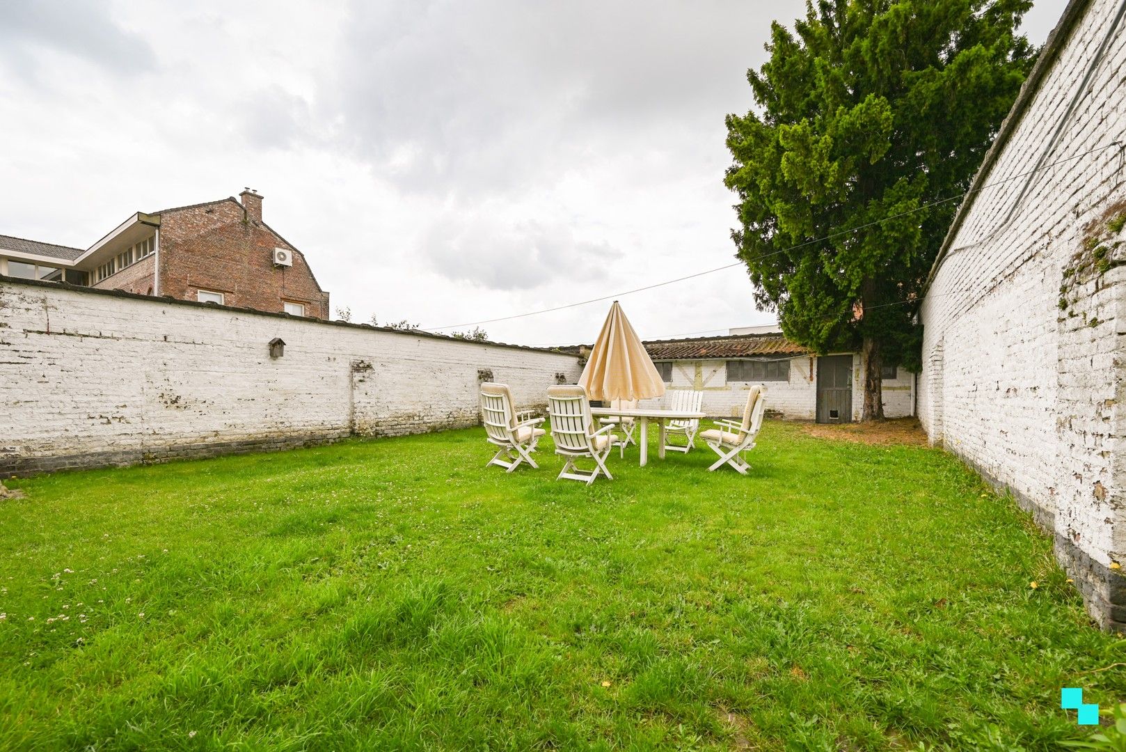 Zeer ruime, te renoveren woning met tuin, te centrum Izegem foto 32